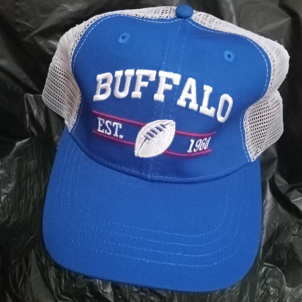 NEW, Buffalo cap